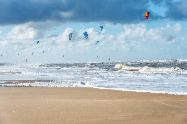 Kite Surfers Water North Sea Zandvoort Países Baixos — Fotografia de Stock