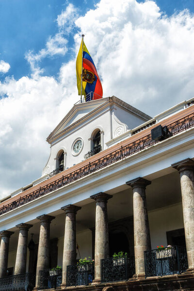 Carondelet Palace (Дворец Каронделет) - резиденция правительства Республики Эквадор, расположенная в Кито на Площади Независимости (Plaza Grande)
)