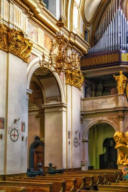 Tyniec, Polonya - 16 Ağustos 2022: Tyniec Benedictine Abbey 'deki St. Paul ve Peter Kilisesi