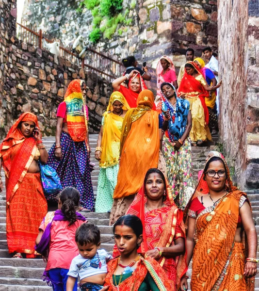 Ranthambore India Septiembre 2022 Mujeres Identificadas Caminan Por Fuerte Ranthambore — Foto de Stock