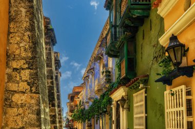 kolonyal binalar ve balkon tarihi merkezi Cartagena, Kolombiya