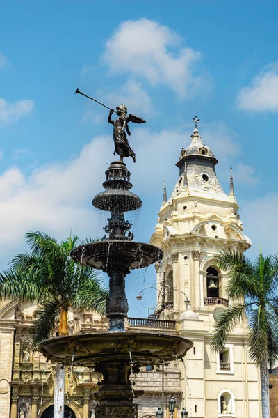 Bronz Çeşme Katedrali Plaza Armas Lima — Stok fotoğraf