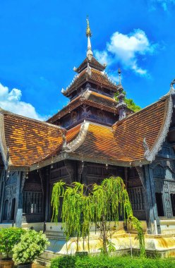 Chiang Mai vilayetindeki Chedi Luang Tapınağı. Kuzey Tayland 'ın Chiang Mai bölgesindeki en ünlü ve en eski tapınaklardan biridir..