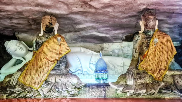 Estátua Buda Mosteiro Wat Pha Lat Chiang Mai Tailândia — Fotografia de Stock