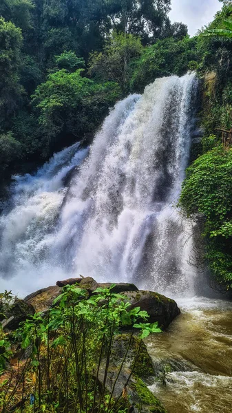 Водопад Пха Док Сьео Средний Водопад Тропическом Лесу Национальный Парк — стоковое фото