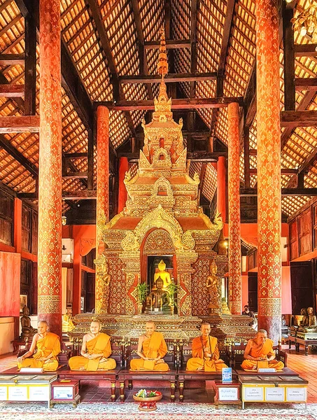 Tisztelt Szerzetesek Életszerű Alakjai Viaszban Wat Phra Singh Ubosot Hétfője — Stock Fotó