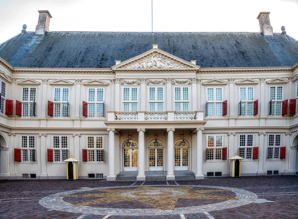 stock image View of Paleis Noordeinde in The Hage, one of the 3 palaces of the Dutch royal family and official workplace of King Willem Alexander, The Netherlands