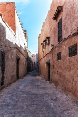 Marakeş Medine, Fas, Kuzey Afrika 'da tipik bir dar sokak.