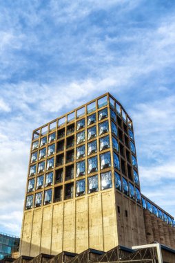 The Silo, Cape Town: modern mimari harikalar, ikonik şehir silueti özelliği. Eski tahıl ambarı lüks bir otel ve sanat müzesine dönüştürülmüş, muhteşem bir rıhtım manzarası ve masa dağı manzarası var..