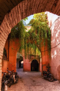 Marakeş, Fas sokaklarında tipik bir koridor.