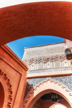 Marakeş, Fas 'ın Medine' si. Tarihi Ben Youssef Madrasa ve camiinin ayrıntıları.