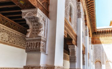 14. yüzyılın iç kısımları Ben Youssef Madrasa ya da Marakeş ya da Marakeş 'teki üniversite.
