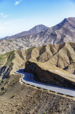 Yol bir dağ yoluyla geçmek Atlas Dağları, Fas