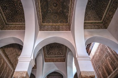 Saadian mezarları Marakeş 'te tarihi bir kraliyet mezarlığıdır.