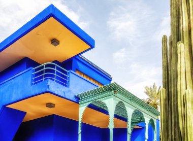 Marakeş, Fas - 18 Ekim 2022: Majorelle Bahçesi 'ndeki Yves Saint Laurent Müzesi