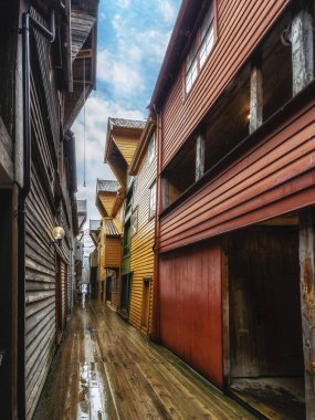 Bergen Limanı 'ndaki renkli Bryggen ortaçağ evlerinin yakın çekimleri Hanseatik Birliği ile ilişkilidir.