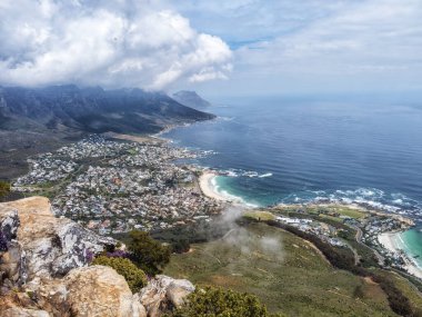 Lions Head Dağı 'ndan Kamp Koyu' nun havadan görüntüsü..