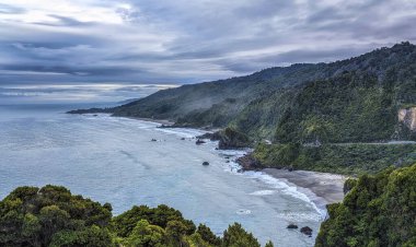 Irimahuwhero Gözcüsü, Punakaiki, Batı Yakası, Yeni Zelanda 'dan Güneye bak