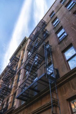 New York tuğlalı binalar, yangın merdivenleri, ABD