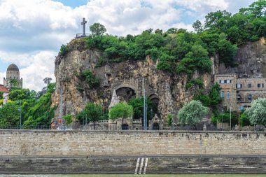Gellert Hill Mağara Kilisesi manzarası. Budapeşte, Macaristan