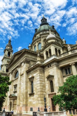 Budapeşte 'deki Aziz Stephen Bazilikası. Yan Görünüm. Macaristan