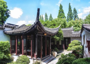 Kezhi Bahçesi, Şangay yakınlarında, doğu kanalı Zhujiajiao 'da bulunan antik bir Çin klasik bahçesi. Kasaba 1700 yılı aşkın bir geçmişe sahiptir ve Ming ve Qing hanedanı mimarisi ile ünlüdür..