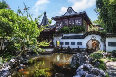 Kezhi Bahçesi, Şangay yakınlarında, doğu kanalı Zhujiajiao 'da bulunan antik bir Çin klasik bahçesi. Kasaba 1700 yılı aşkın bir geçmişe sahiptir ve Ming ve Qing hanedanı mimarisi ile ünlüdür..