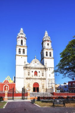 Meryem Ana 'nın Kusursuz Gebelik Katedrali. Meksika 'nın Campeche kentindeki ana Katolik binasıdır.