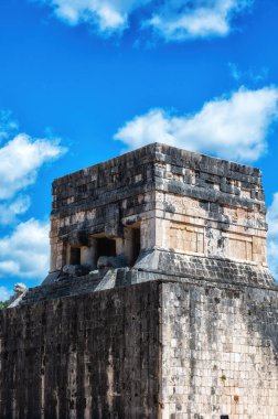 Chichen Itza, Meksika 'nın Yucatan Yarımadası' ndaki en büyük arkeolojik şehirdir. UNESCO Dünya Mirası Sitesi tarafından 1988 yılında Dünya Mirası statüsü verildi ve yakın zamanda Dünya 'nın Yeni Yedi Harikası arasına seçildi..