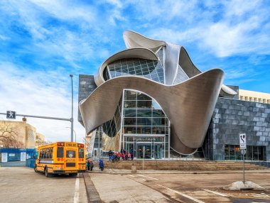 Edmonton, Kanada - 11 Mart 2025 Edmonton Center 'daki Albeta Sanat Galerisi. Galeri 85.000 ft karelik ve bölgesel, ulusal ve uluslararası sanat, eğitim ve burs sunumu için dünya standartlarında bir merkez konumunda bulunuyor..