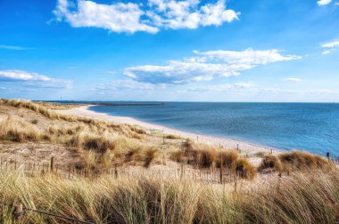 Hollanda 'daki Markerwadden Kuşlar ve Rekreasyon için yeni yapılmış bir doğa rezervi. Kuşlar için bir sürü göl ve dere ve Kuşlar için gözlem kuleleri var..