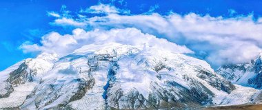 Karakoram Dağları Panorama Taze kar altında, Xinjiang, Çin