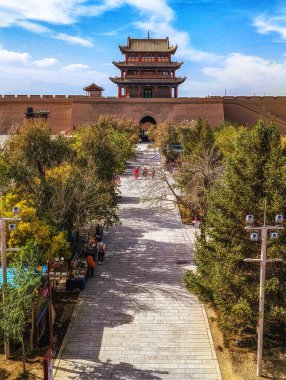 Jiayu Geçidi 'nin geçidi, Jiayu Geçidi, Chiina' nın Jiayuguan şehrinin Jiayuguan kenti yakınlarında, Ming hanedanlığının batı ucunda yer almaktadır..