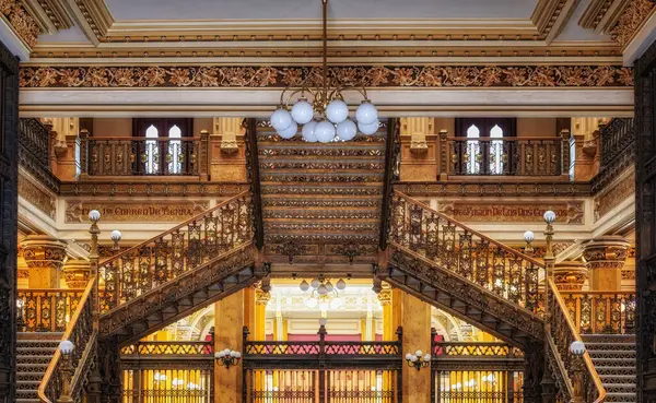 Mexico City, Meksika 'daki tarihi posta ofisi. Palacio de Correos de Mexico mu yoksa Correo Belediye Başkanı mı?)