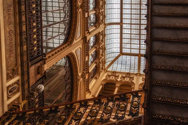 Mexico City, Meksika 'daki tarihi posta ofisi. Palacio de Correos de Mexico mu yoksa Correo Belediye Başkanı mı?)