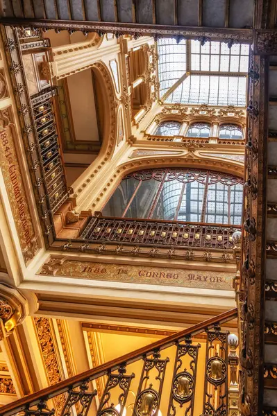 Mexico City, Meksika 'daki tarihi posta ofisi. Palacio de Correos de Mexico mu yoksa Correo Belediye Başkanı mı?)