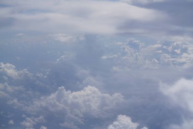 Beyaz bulutlu güzel gökyüzü 