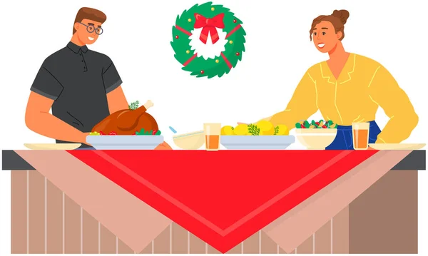 若いカップルのクリスマスディナー 伝統的な食べ物でテーブルでクリスマスを祝う幸せな男性と女性のキャラクター 関係の人々は休日に一緒に時間を過ごす クリスマスの家族の娯楽 — ストックベクタ