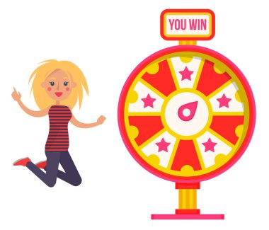 Kumarhanede kumar oynamak, mutluluktan zıplamak. Şanslı çocuk kumarbaz ödül kazandı, çizgili tişört giyen kişi için para ödülü.