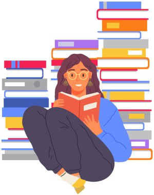 Kitap okuyan genç bir kadın, kütüphanede oturuyor. Boş zaman ve eğitim. Edebiyat ile rahatlama kavramı. Kız evde dinleniyor ve kahve içiyor. Öğrenci ders kitabı okuyor. Elinde bardak tutuyor.