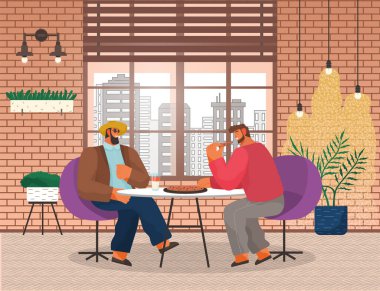 İki erkek arkadaş bir masada oturmuş pizzacıda pizza yiyorlar. Lokantada yemek yiyen şık erkek karakterler. İçi tuğla duvarlı, tavan arası tarzı bir yer. İş ortakları bir kafede yemek yer.