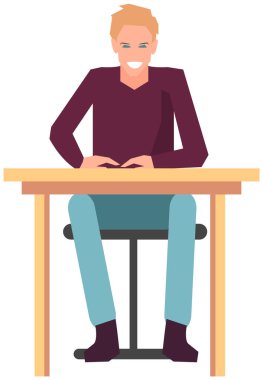 İş adamı iş yerinde oturur. Adam iş dünyasında çalışıyor, geliştirme stratejisi planlıyor. Masadaki şirket çalışanı. Erkek işçi, beyaz arka planda izole edilmiş iş sırasında gülümser ve jestler yapar.