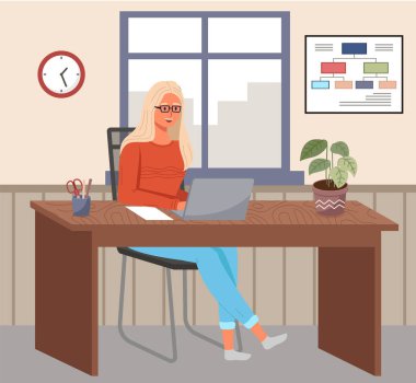 Kadın iletişimi, iş yeri bilgisayarla. Uzaktan çalışma, serbest çalışma, ofis, programlama, eğitim konsepti. Bayan dizüstü bilgisayarla oturup internette sörf yapıyor. Kadın serbest çalışan, evden çalışıyor.