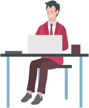 Ofis masasında çalışan takım elbiseli bir iş adamı. Gülümseyen adam dizüstü bilgisayarla internette sörf yapıyor. Yönetici bilgisayar kullanıyor, modern teknoloji iş için. Katip, işyerinde ofis çalışanı.