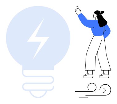 Yaratıcılığı ve enerjiyi simgeleyen büyük, parıldayan bir ampulün önünde el kol hareketi yapan bir kadın. Yenilik, liderlik, takım çalışması, beyin fırtınası, motivasyon, güçlendirme, düz çalışma için ideal