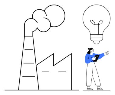 Duman yayan fabrika, büyük ampul ve önünü işaret eden tabletli kadın mühendis. Enerji verimliliği, yenilik, çevre bilinci, yeşil teknoloji, sürdürülebilirlik ve sanayi için ideal