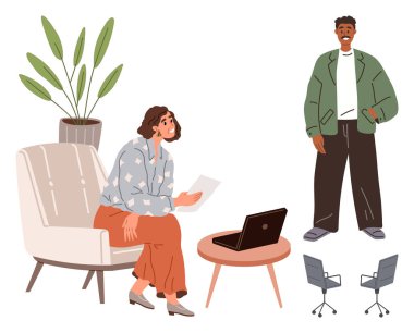 Kadın sandalyeye oturmuş kağıt tutuyordu, adam yakınlarda duruyordu, dizüstü bilgisayar masanın üstünde, dekor kurmuştu, iki boş sandalye vardı. Takım çalışması, beyin fırtınası, iletişim, işbirliği çalışma alanı tasarımı için ideal