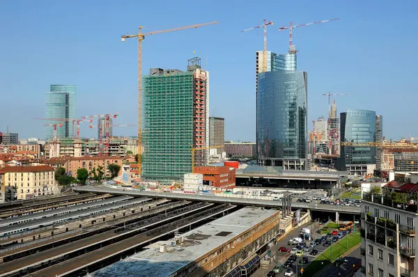Milano 'nun Porta Nuova bölgesinde inşaat çalışmaları