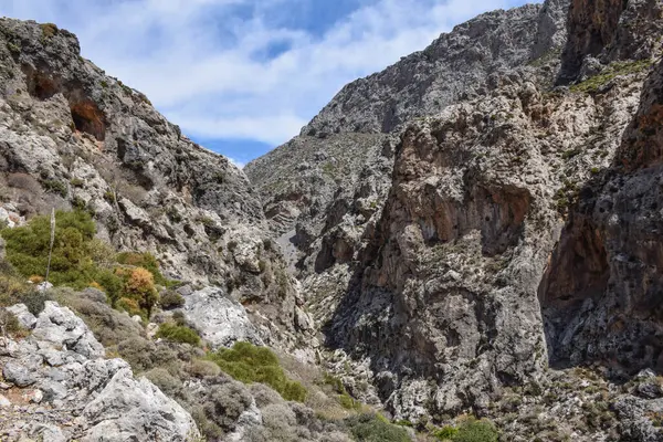 Asomatos, Girit, dağlardaki manzara