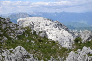 Dağlardaki Kayalar, Karadağ, Maganik